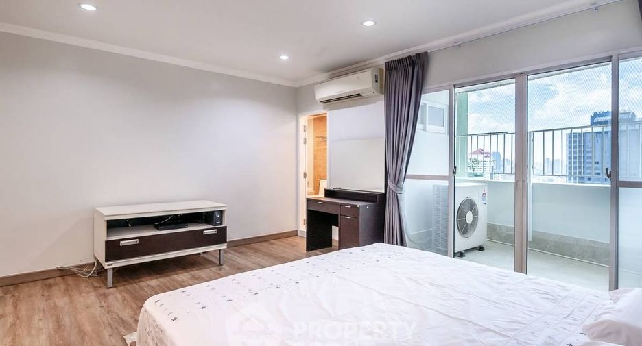 Condo en alquiler de 3 habitaciones en Watthana, Bangkok