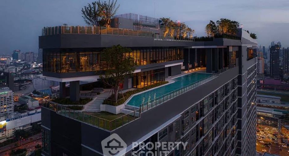 For rent 2 bedrooms condo in Huai Khwang, Bangkok
