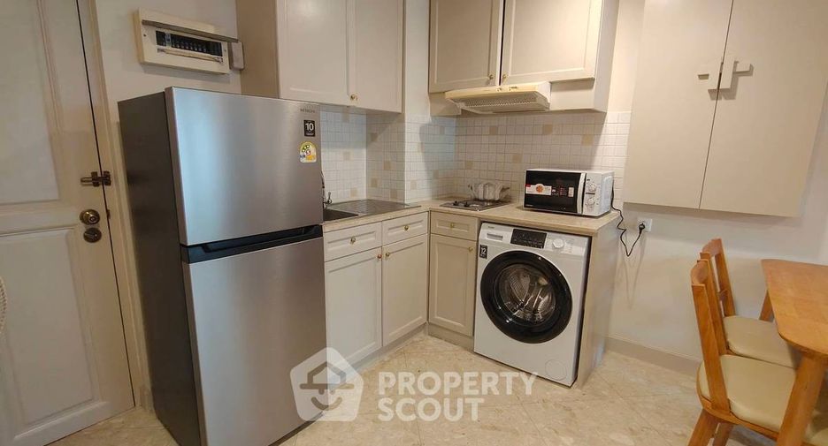 For rent 2 bedrooms condo in Bang Rak, Bangkok
