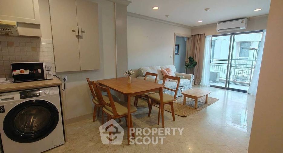 For rent 2 bedrooms condo in Bang Rak, Bangkok