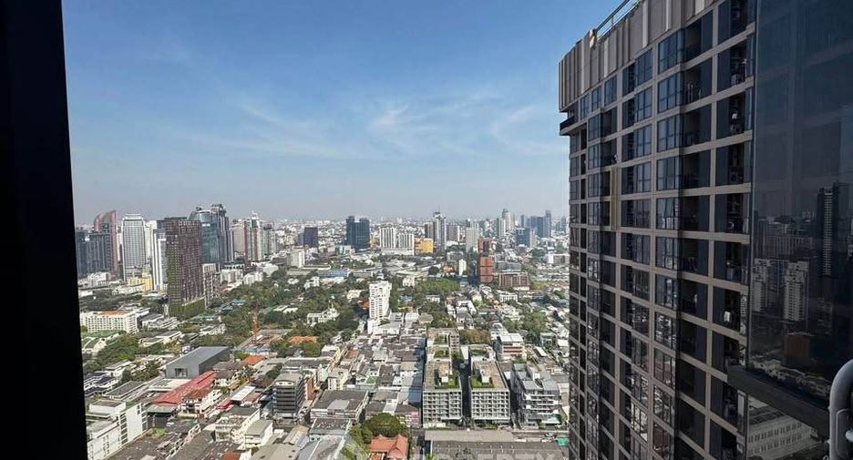 For rent 1 bed condo in Khlong Toei, Bangkok