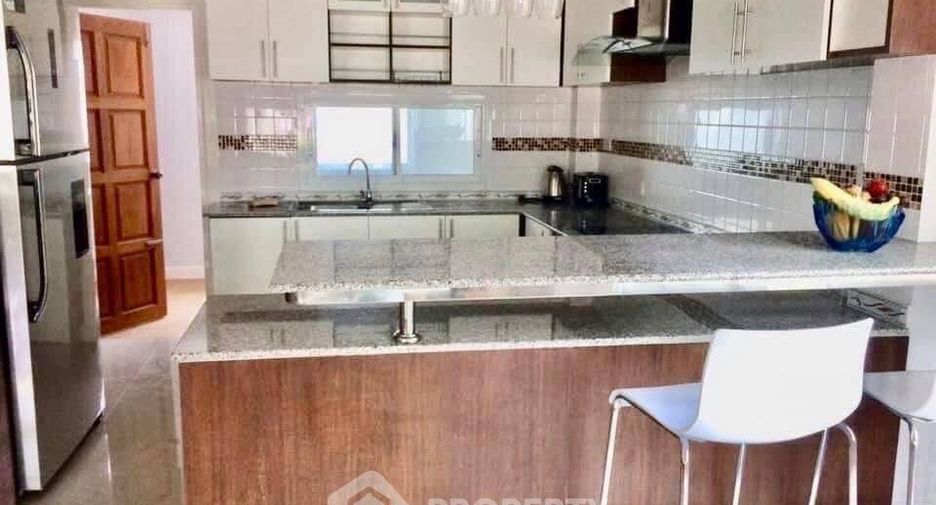 For rent 3 bedrooms villa in Huay Yai, Pattaya