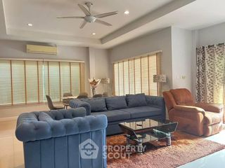 For rent 3 bedrooms villa in Bang Lamung, Chonburi
