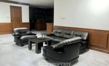 Condo en alquiler de 3 habitaciones en Watthana, Bangkok
