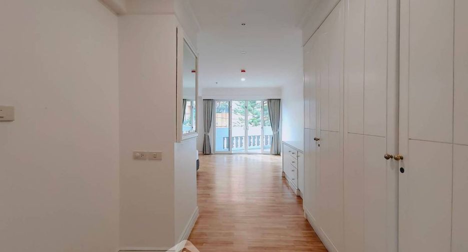 Apartamento en alquiler de 4 habitaciones en Khlong Toei, Bangkok
