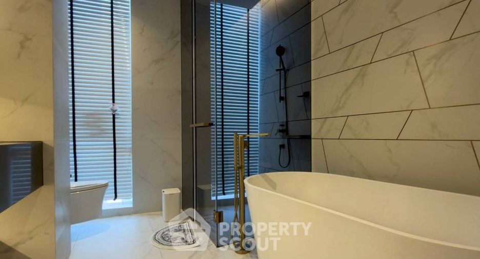 For rent 2 bedrooms condo in Khlong Toei, Bangkok