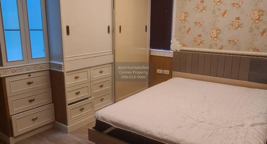 For rent 2 bedrooms condo in Huai Khwang, Bangkok