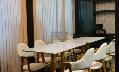 For rent 2 bedrooms condo in Huai Khwang, Bangkok