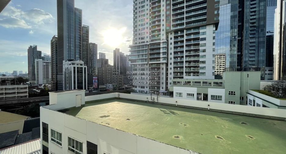 For rent 2 bedrooms condo in Khlong Toei, Bangkok