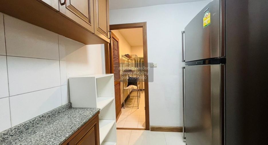 For rent 3 bedrooms condo in Khlong Toei, Bangkok