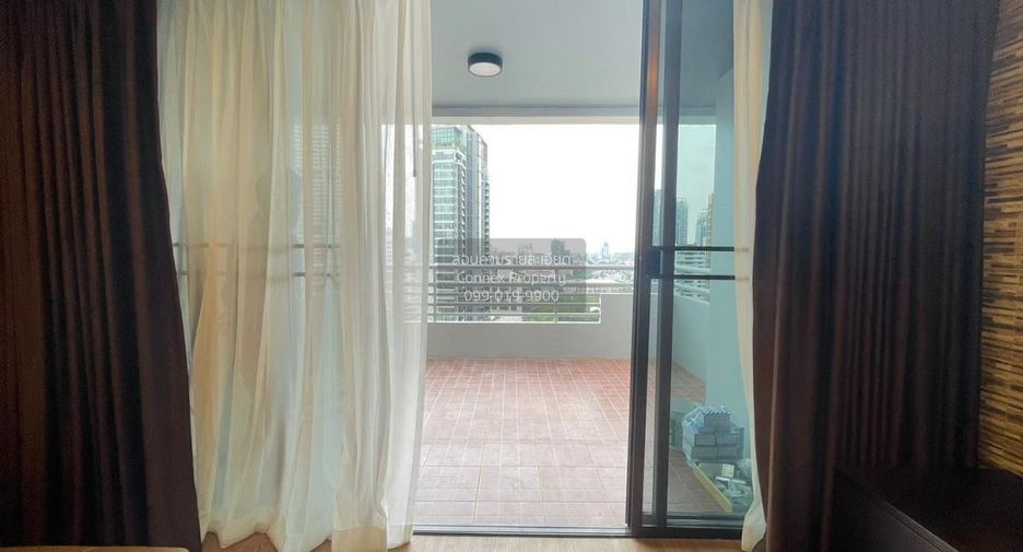 For rent 3 bedrooms condo in Khlong Toei, Bangkok