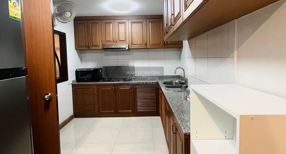 For rent 3 bedrooms condo in Khlong Toei, Bangkok
