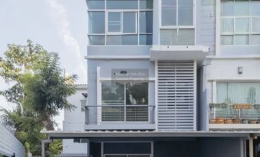 For rent 3 bedrooms townhouse in Prawet, Bangkok