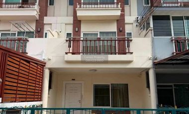 For rent 4 bedrooms townhouse in Bang Khen, Bangkok