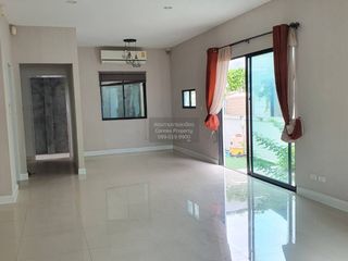 Reihenhaus zur Miete mit 4 Zimmer in Bang Yai, Nonthaburi