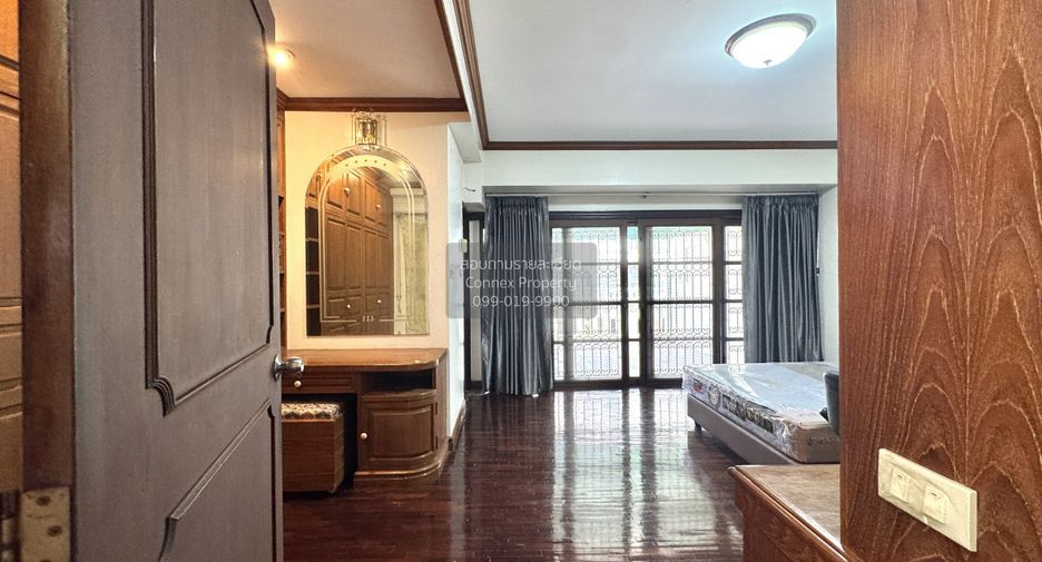 Reihenhaus zur Miete mit 4 Zimmer in Bangkok Noi, Bangkok