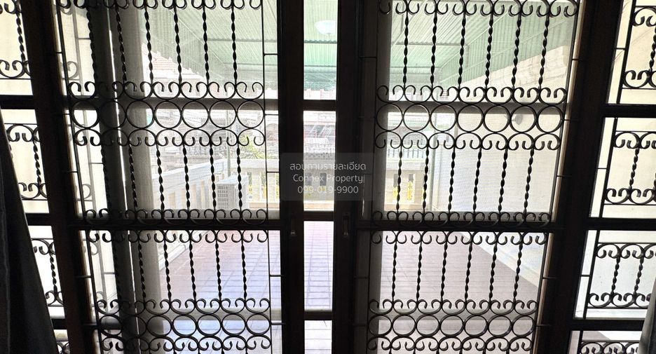 Reihenhaus zur Miete mit 4 Zimmer in Bangkok Noi, Bangkok