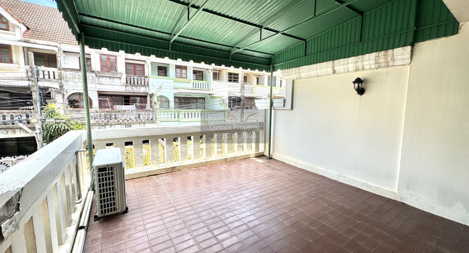 Reihenhaus zur Miete mit 4 Zimmer in Bangkok Noi, Bangkok