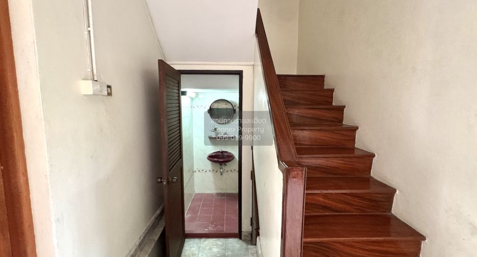Reihenhaus zur Miete mit 4 Zimmer in Bangkok Noi, Bangkok