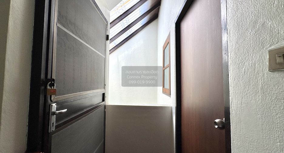 Reihenhaus zur Miete mit 4 Zimmer in Bangkok Noi, Bangkok