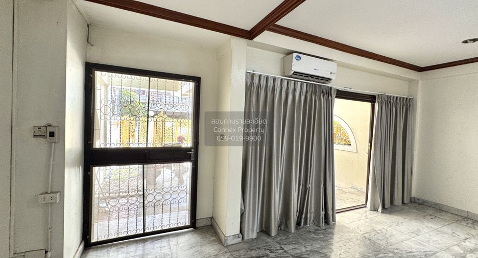 Reihenhaus zur Miete mit 4 Zimmer in Bangkok Noi, Bangkok