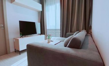 Condo en alquiler de 2 habitaciones en Huai Khwang, Bangkok