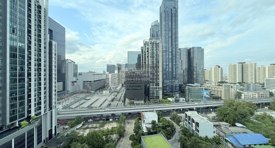 For rent 2 bedrooms condo in Huai Khwang, Bangkok