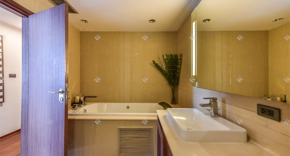 For rent 2 bedrooms condo in Sathon, Bangkok