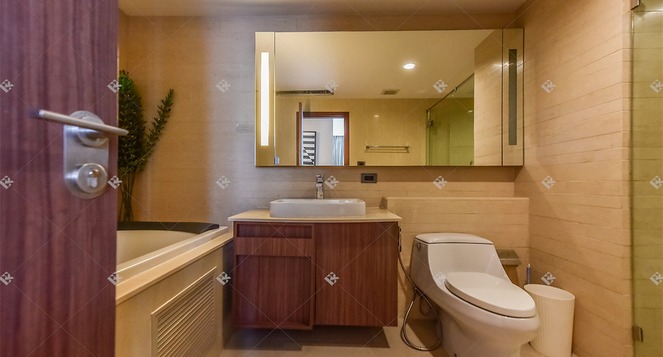 For rent 2 bedrooms condo in Sathon, Bangkok