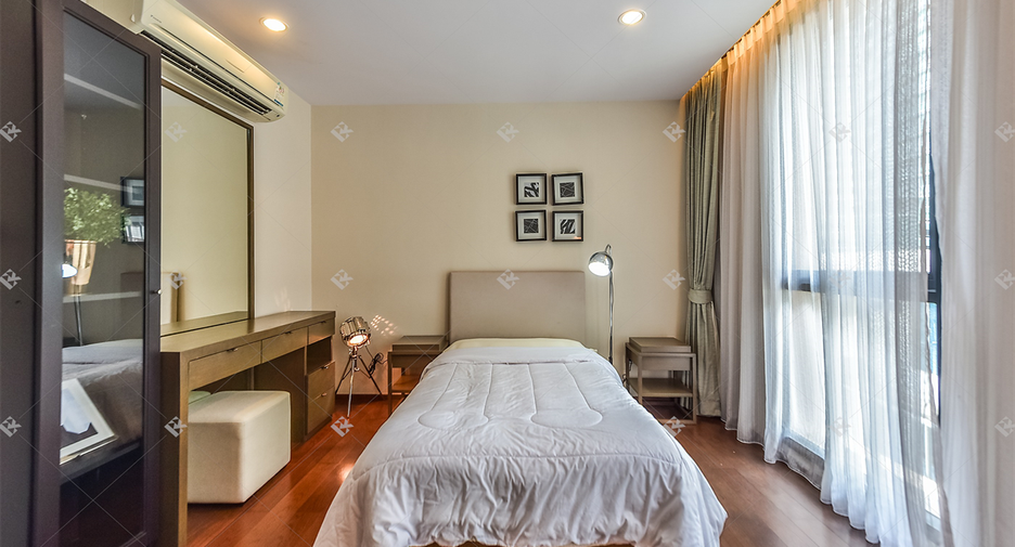 For rent 2 bedrooms condo in Sathon, Bangkok