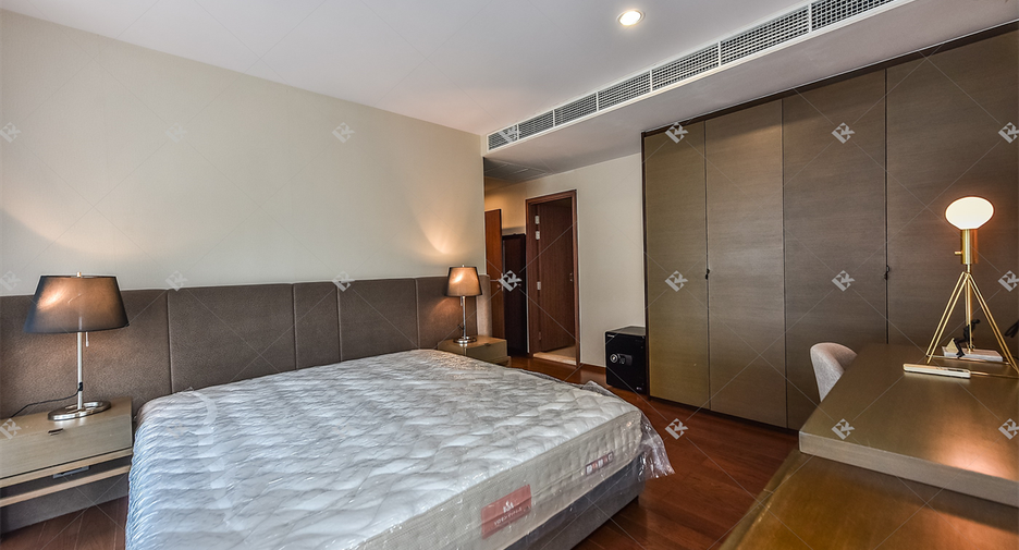 For rent 2 bedrooms condo in Sathon, Bangkok