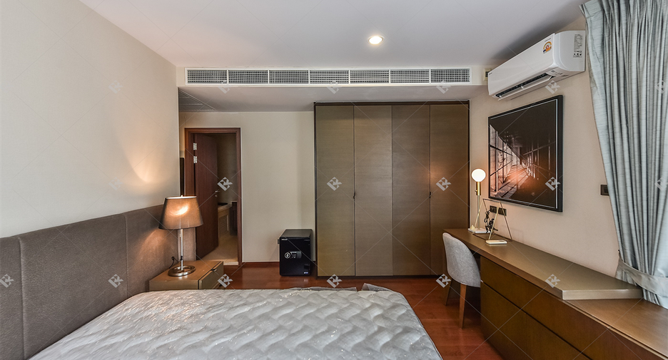 For rent 2 bedrooms condo in Sathon, Bangkok