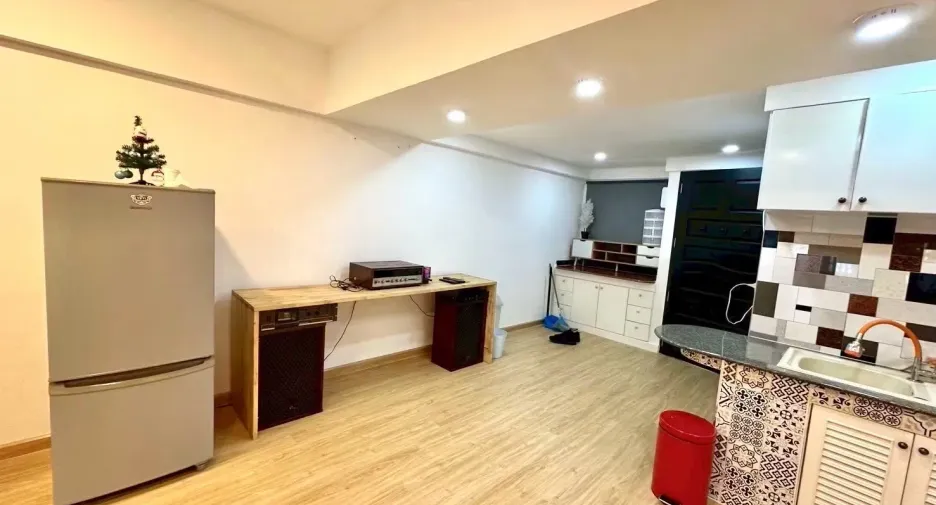 À louer studio condo à Pathum Wan, Bangkok
