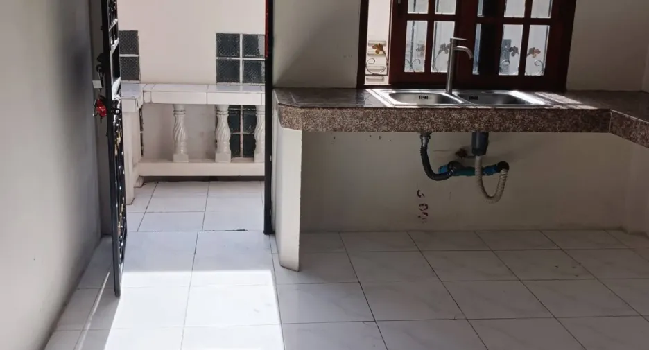 Casa en alquiler de 3 habitaciones en Bang Lamung, Chonburi