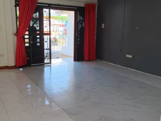 Casa en alquiler de 3 habitaciones en Bang Lamung, Chonburi