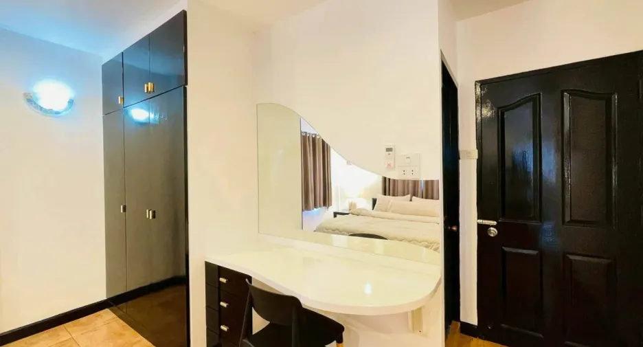 For rent 5 bedrooms villa in Bang Lamung, Chonburi