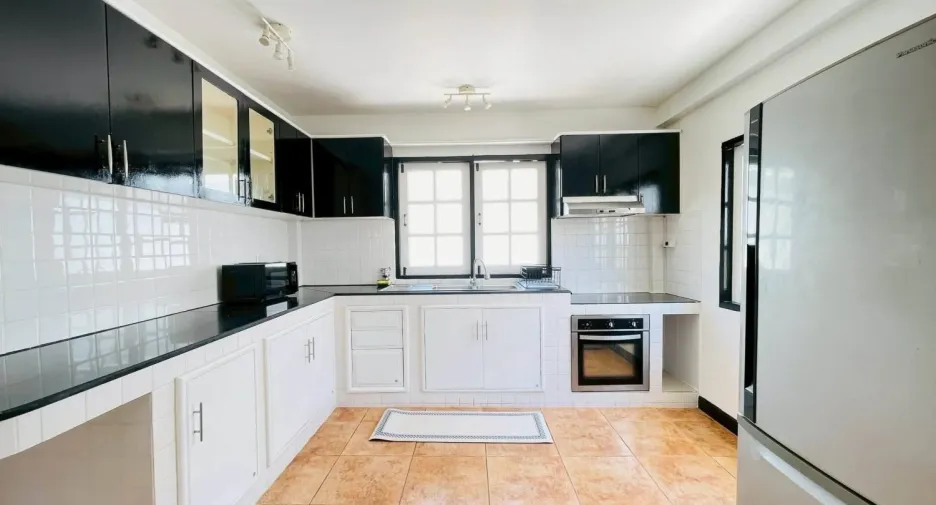 For rent 5 bedrooms villa in Bang Lamung, Chonburi