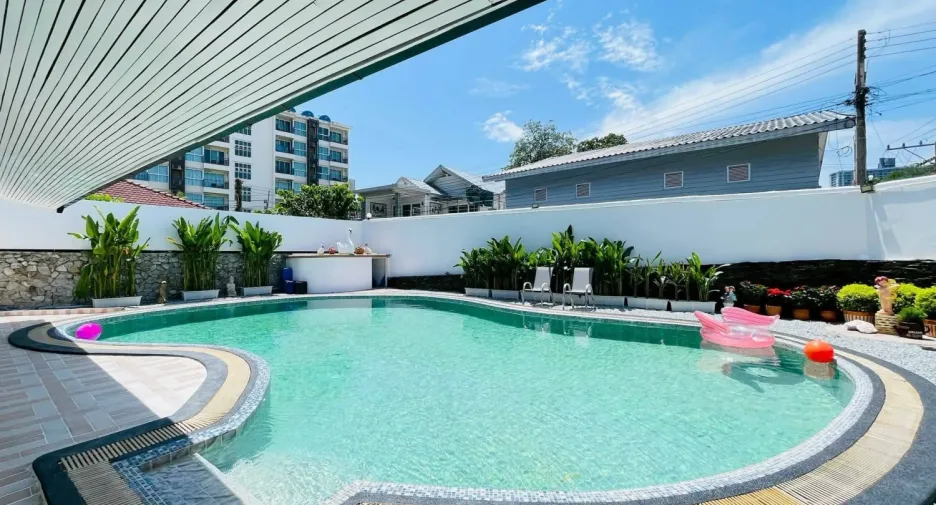 For rent 5 bedrooms villa in Bang Lamung, Chonburi