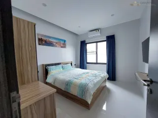 Villa en alquiler de 3 habitaciones en Bang Lamung, Chonburi