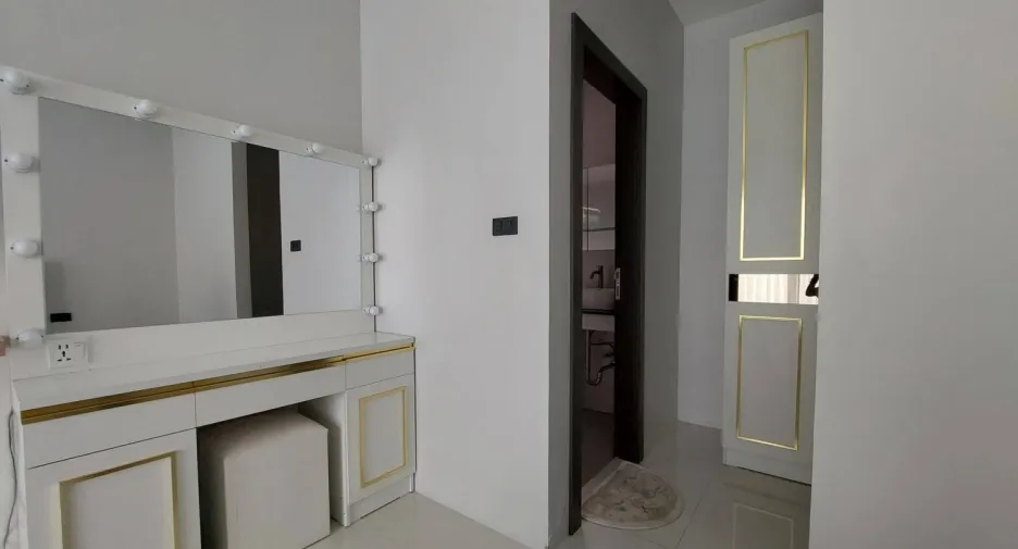 Villa en alquiler de 3 habitaciones en Bang Lamung, Chonburi