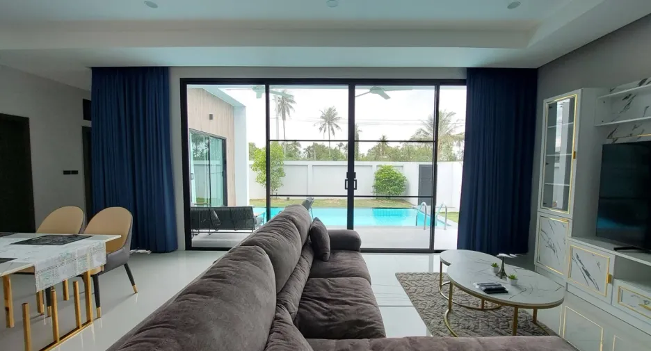 Villa en alquiler de 3 habitaciones en Bang Lamung, Chonburi