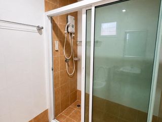 Аренда 4 спальни дом в Сан Кампаенг, Чианг Маи