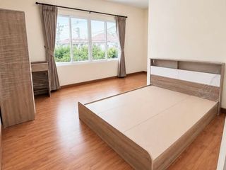 Аренда 4 спальни дом в Сан Кампаенг, Чианг Маи