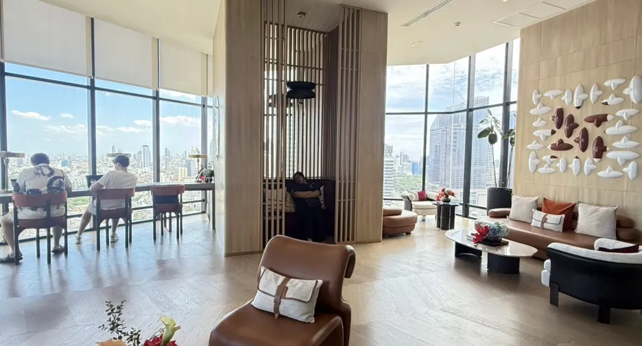 Condo en alquiler de 3 habitaciones en Khlong Toei, Bangkok