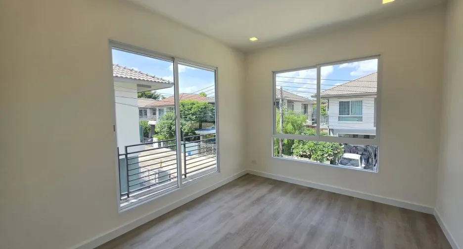 Haus zum Kauf mit 3 Zimmer in Mueang Pathum Thani, Pathum Thani