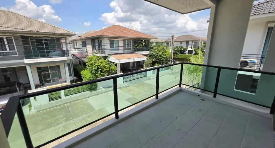 Haus zum Kauf mit 3 Zimmer in Mueang Pathum Thani, Pathum Thani
