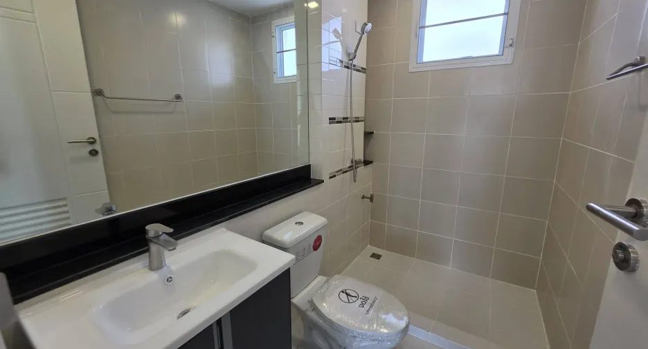 Haus zum Kauf mit 3 Zimmer in Mueang Pathum Thani, Pathum Thani