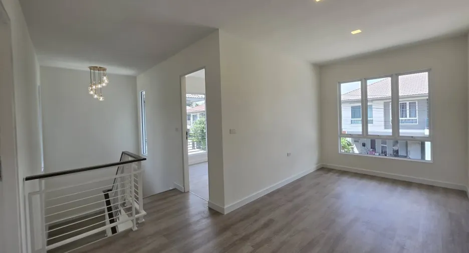 Haus zum Kauf mit 3 Zimmer in Mueang Pathum Thani, Pathum Thani