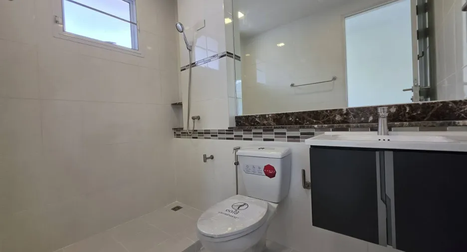 Haus zum Kauf mit 3 Zimmer in Mueang Pathum Thani, Pathum Thani