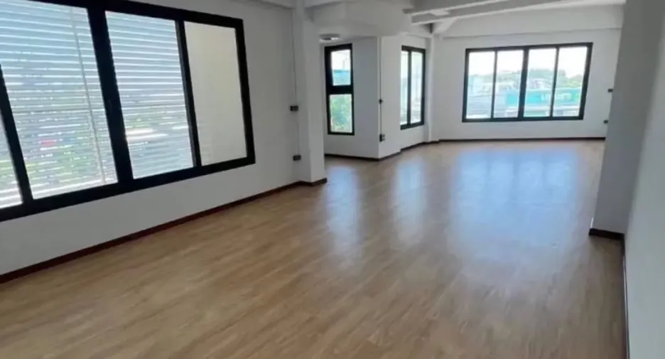 For rent 5 ベッドルーム retail Space in Bang Kruai, Nonthaburi